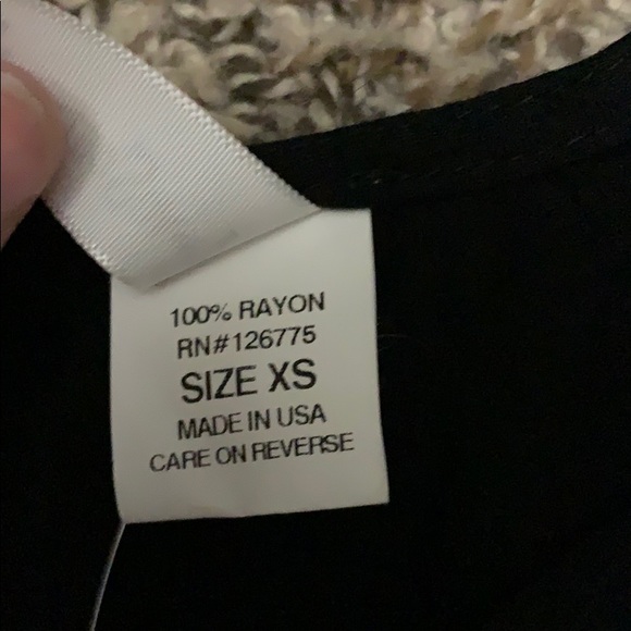 Women’s Xs black v-neck dress NWT! - Picture 3 of 5